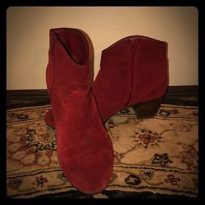 Antonio Melani suede booties 😍